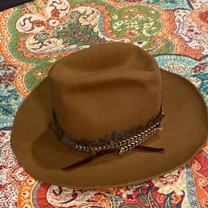 Women’s 7 1/8 brown wool hat